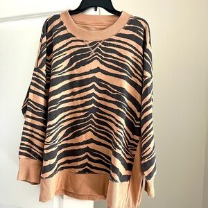 Aerie oversized sweatshirt zebra print size XL barely worn